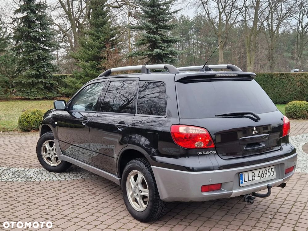 Mitsubishi Outlander - 4