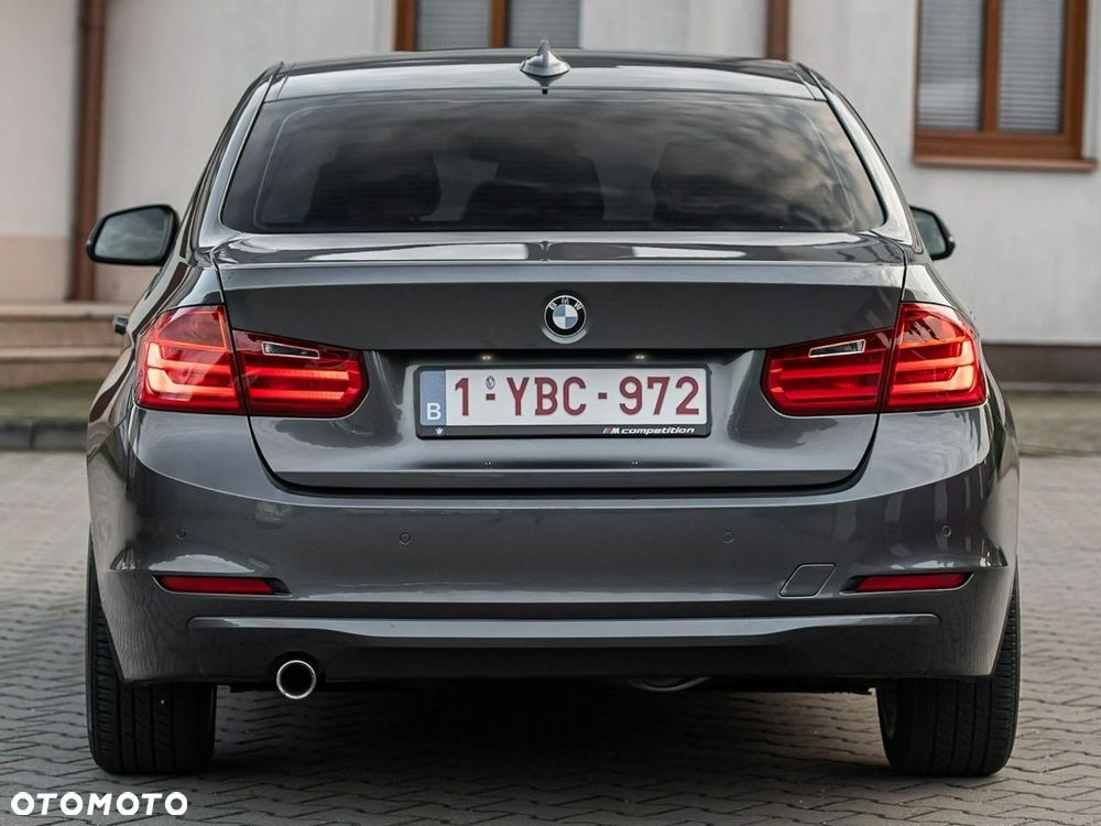 BMW Seria 3 320d Sport Line - 16