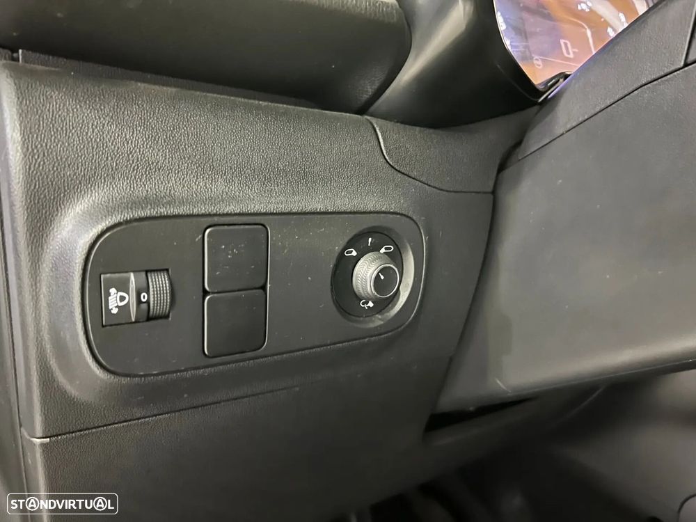 Citroën C3 1.2 PureTech Max - 23