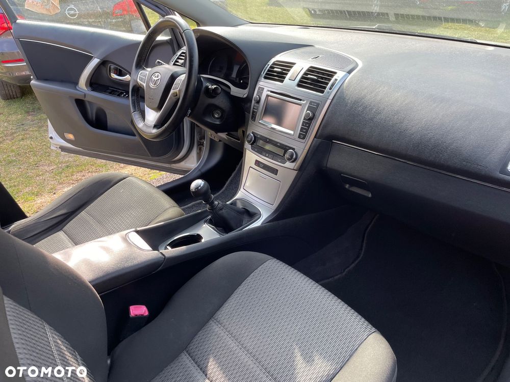 Toyota Avensis 1.6 Edition (2014) - 8