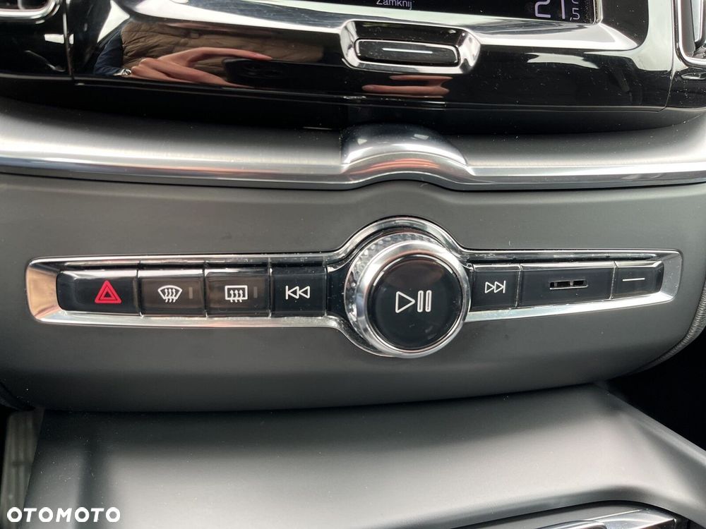 Volvo XC 60 B4 B Momentum - 29