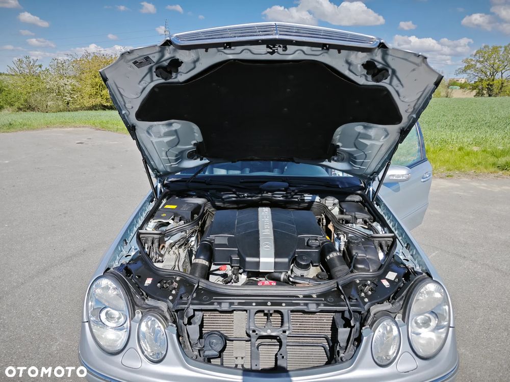 Mercedes-Benz Klasa E 320 T 4-Matic Elegance - 39