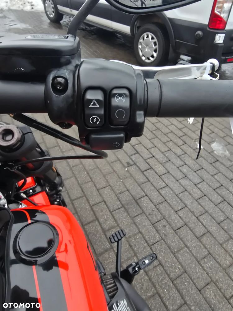 Harley-Davidson Dyna Fat Bob - 20