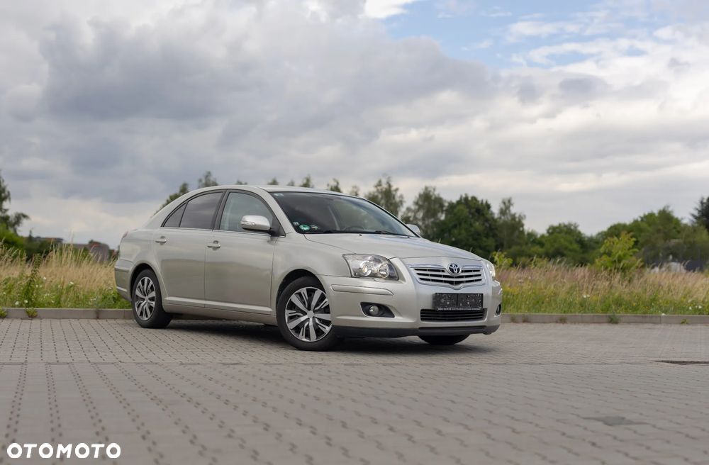 Toyota Avensis 2.0 VVT-i Executive - 2