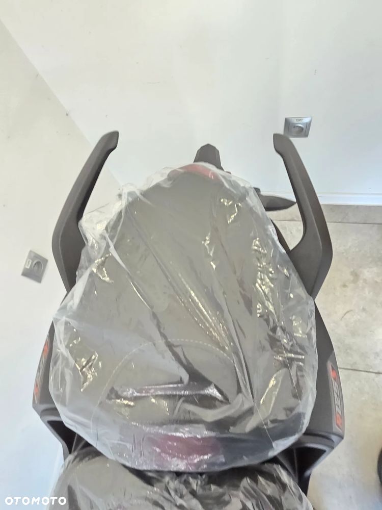 VOGE R125S - 24