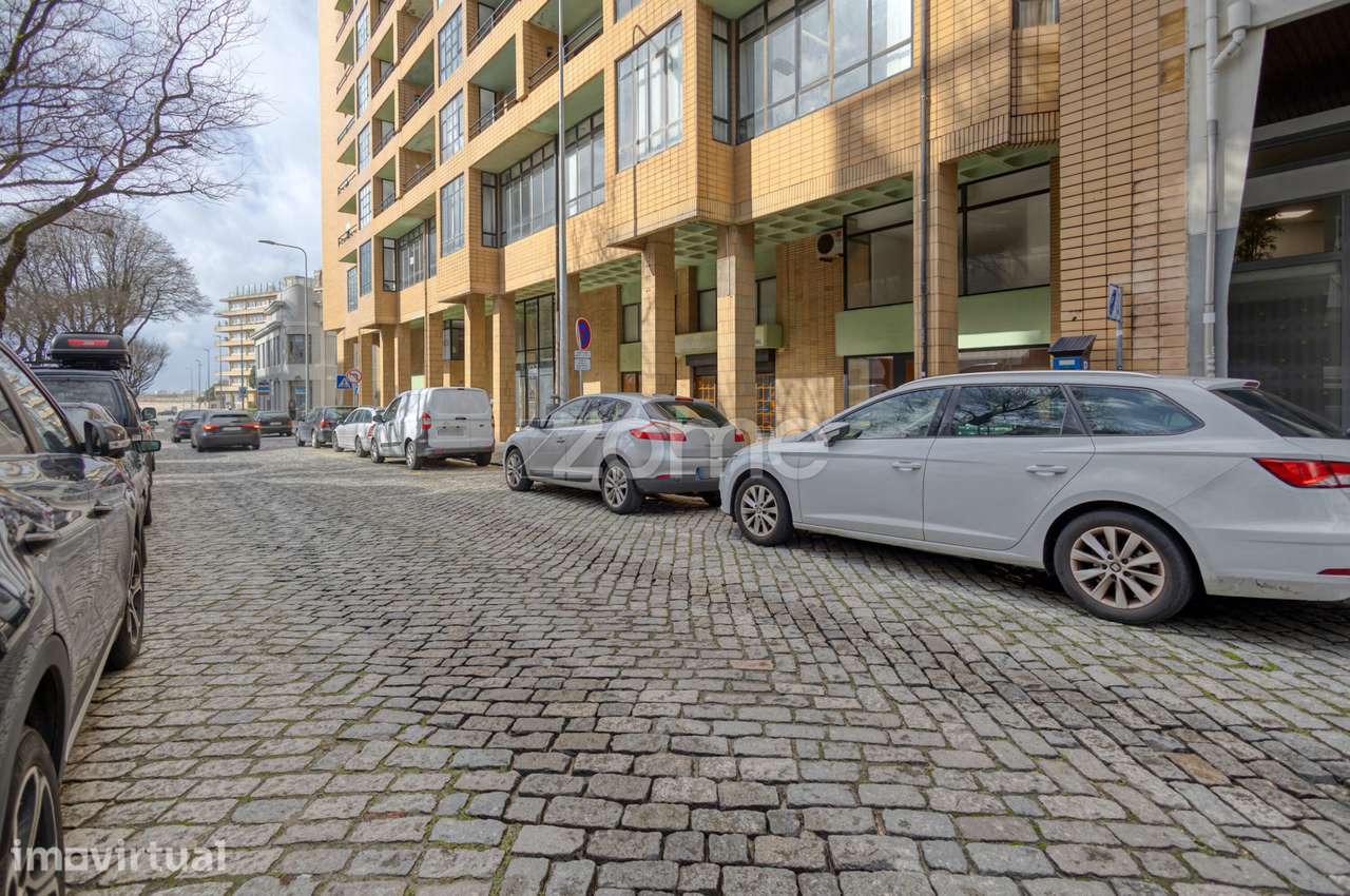 Loja no Atlântico Centro Comercial, em Matosinhos Sul - Grande imagem: 4/16