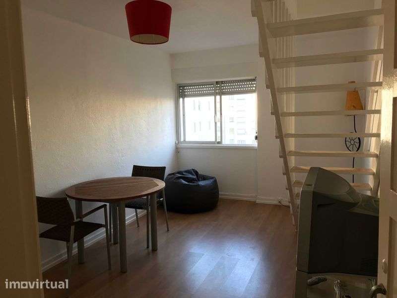 T2 Duplex Benfica, cozinha equipada 270000€ - Grande imagem: 2/10