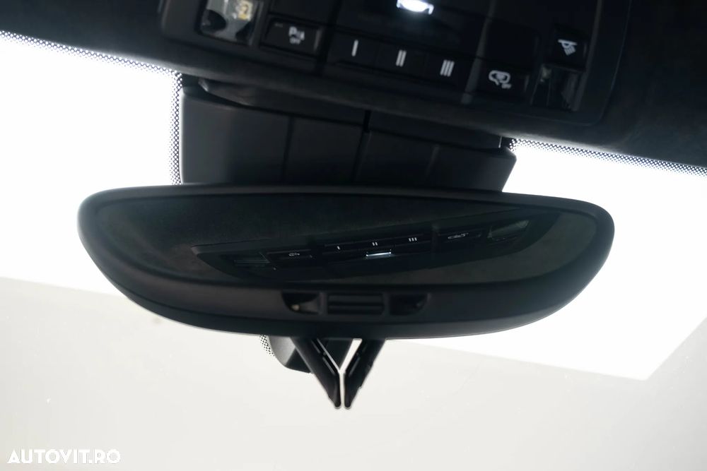 Porsche 911 Carrera 4S PDK - 23