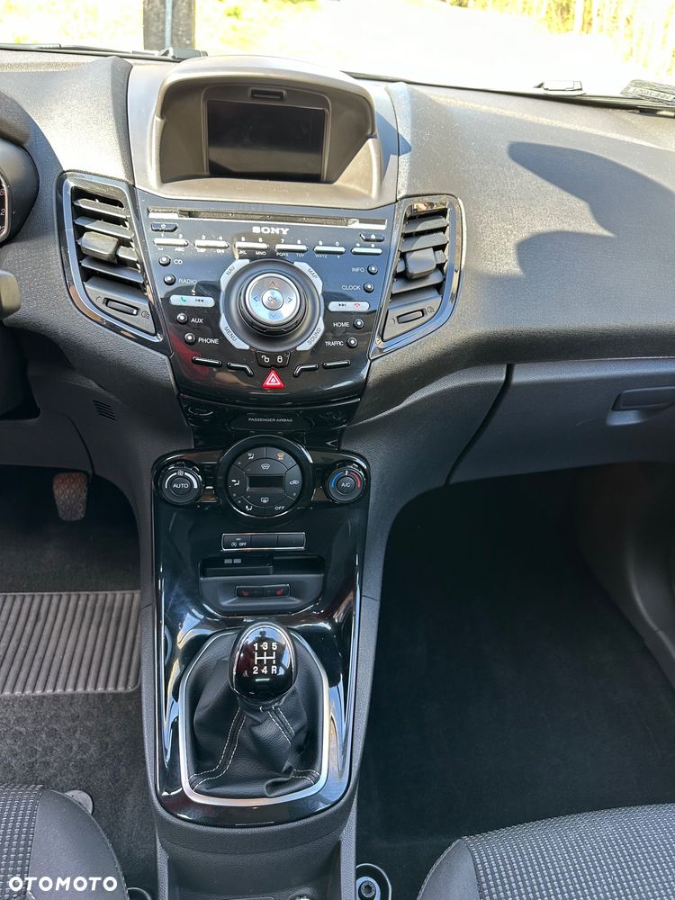 Ford Fiesta 1.5 TDCi Titanium - 12