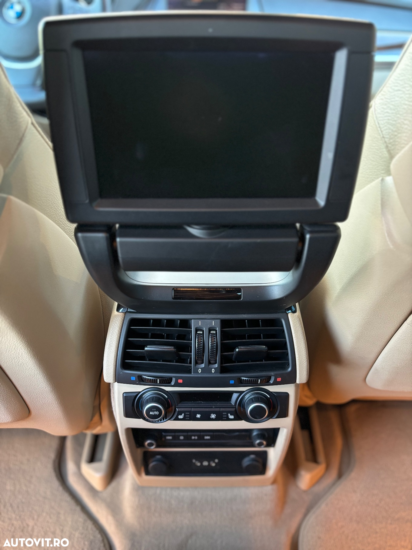 BMW X6 xDrive50i - 9