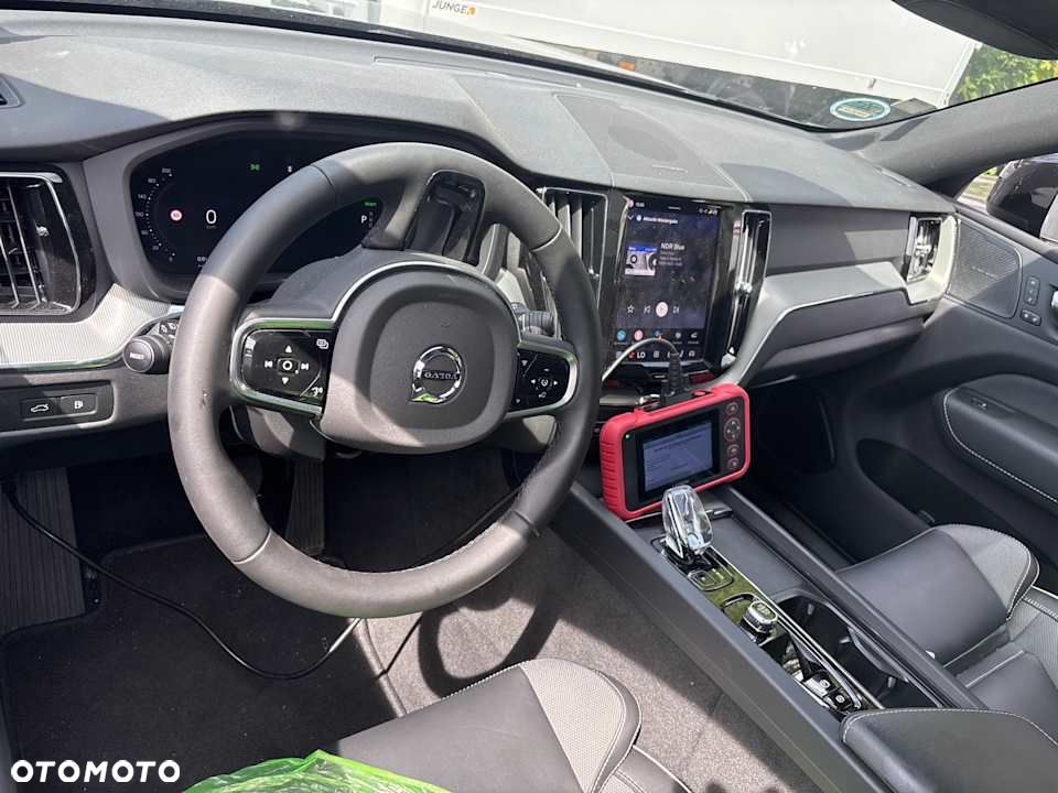 Volvo XC 60 T6 AWD Recharge Geartronic RDesign - 14