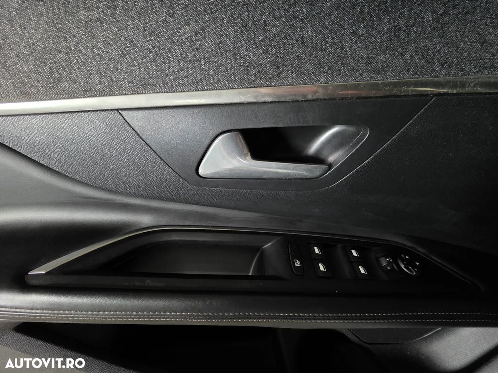 Peugeot 3008 1.5 BlueHDI S&S EAT8 Allure - 13