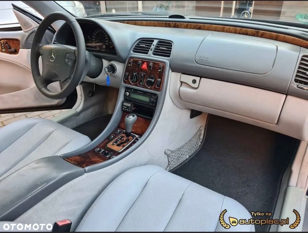 Mercedes-Benz CLK - 9