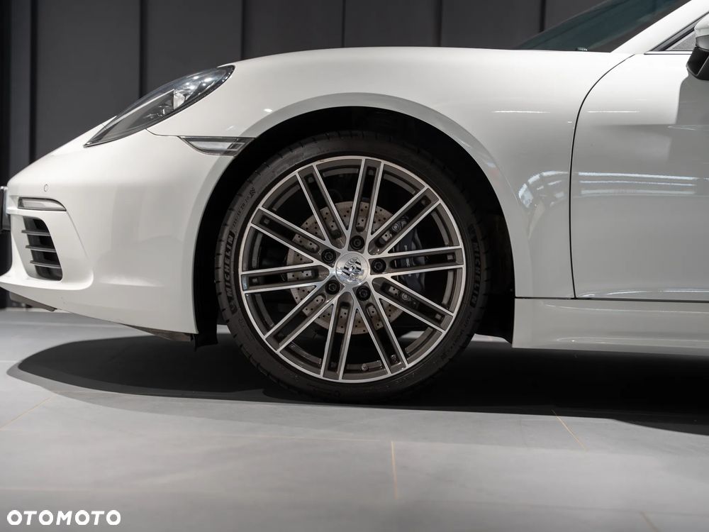 Porsche 718 Cayman - 8