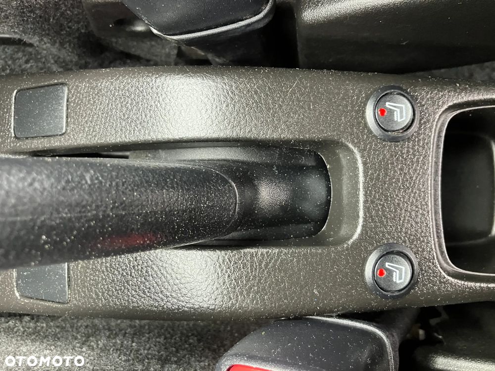 Suzuki Swift 1.2 Premium - 32