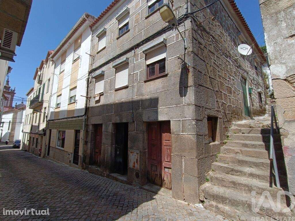 Prédio em Gouveia de 240,00 m2 - Grande imagem: 2/25