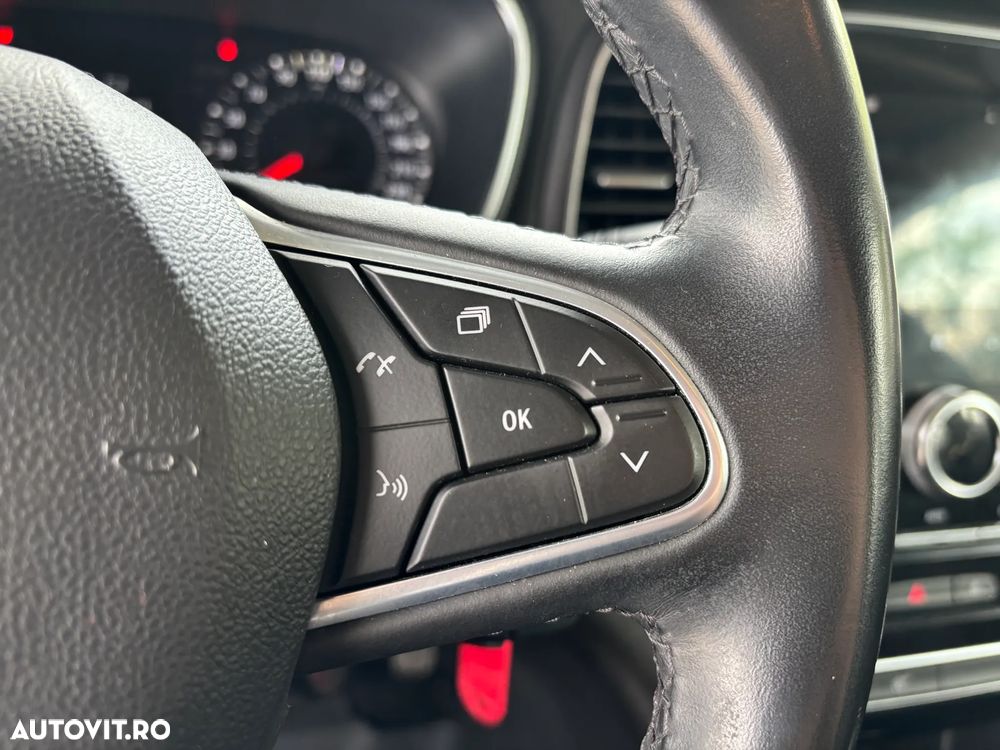 Renault Megane TCe GPF Zen - 22