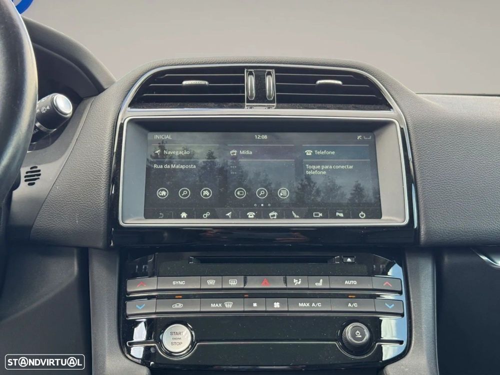 Jaguar F-Pace - 25