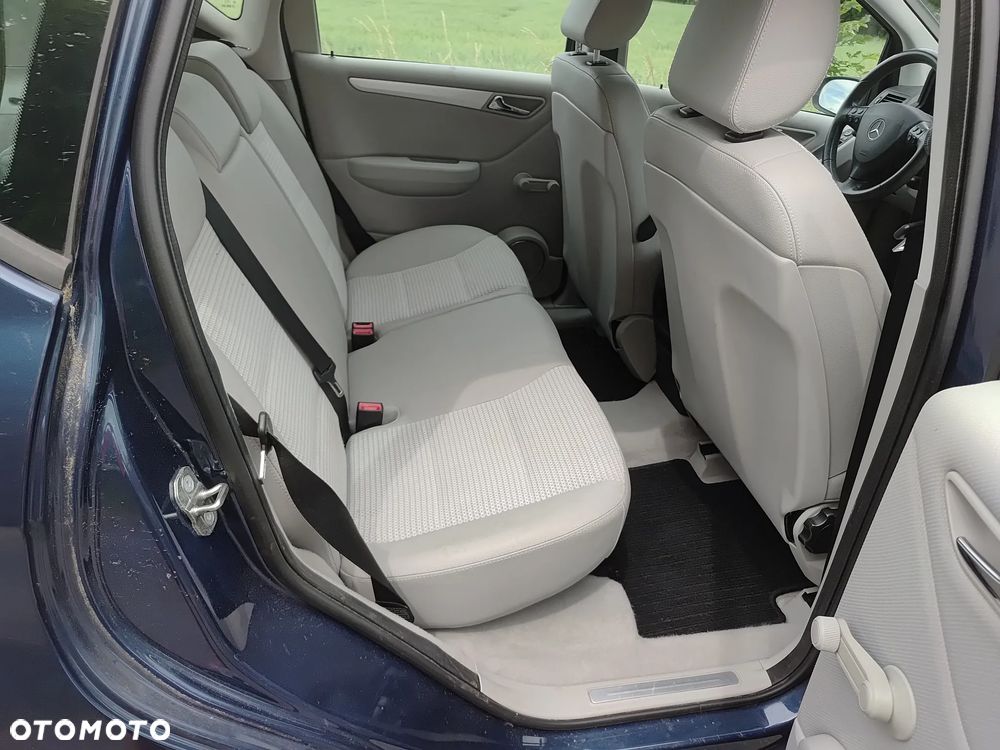Mercedes-Benz Klasa A 170 BlueEFFICIENCY Avantgarde - 9