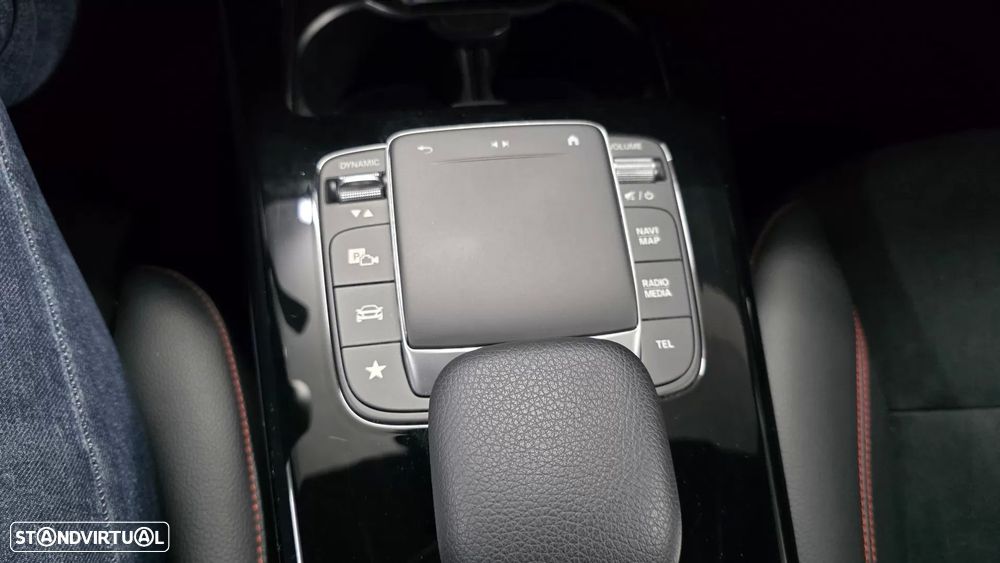 Mercedes-Benz CLA 250 e Shooting Brake AMG Line - 19