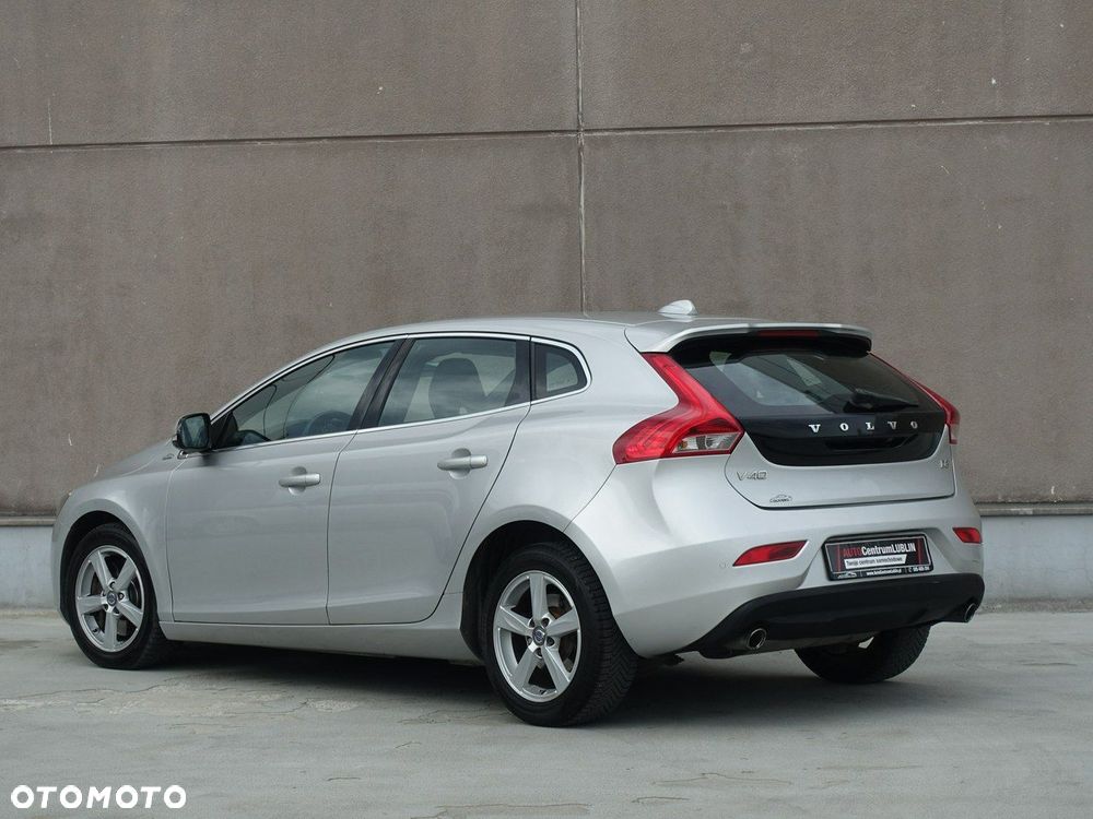 Volvo V40 D3 Geartronic Momentum - 8