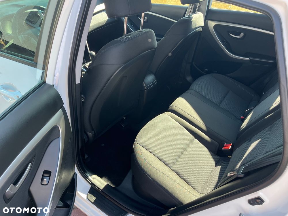 Hyundai i30 1.6 CRDI Passion Plus - 14