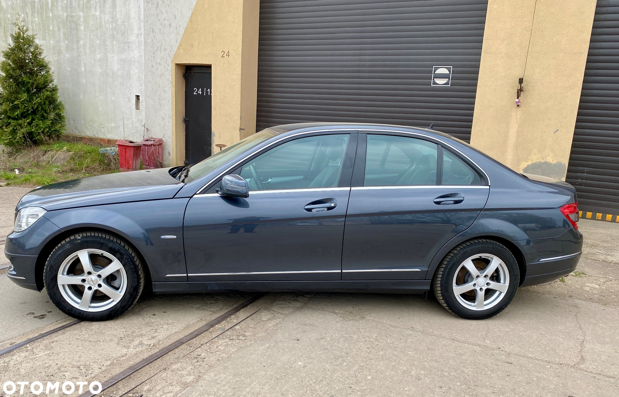 Mercedes-Benz Klasa C 180 CGI BlueEff Avantgarde - 8