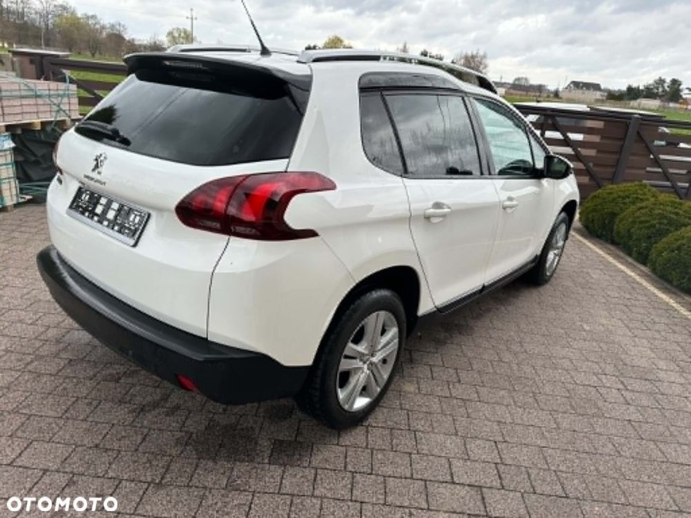 Peugeot 2008 1.2 Pure Tech Style - 4