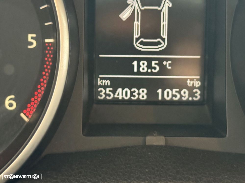 VW Golf Variant 1.6 TDi Confortline - 27