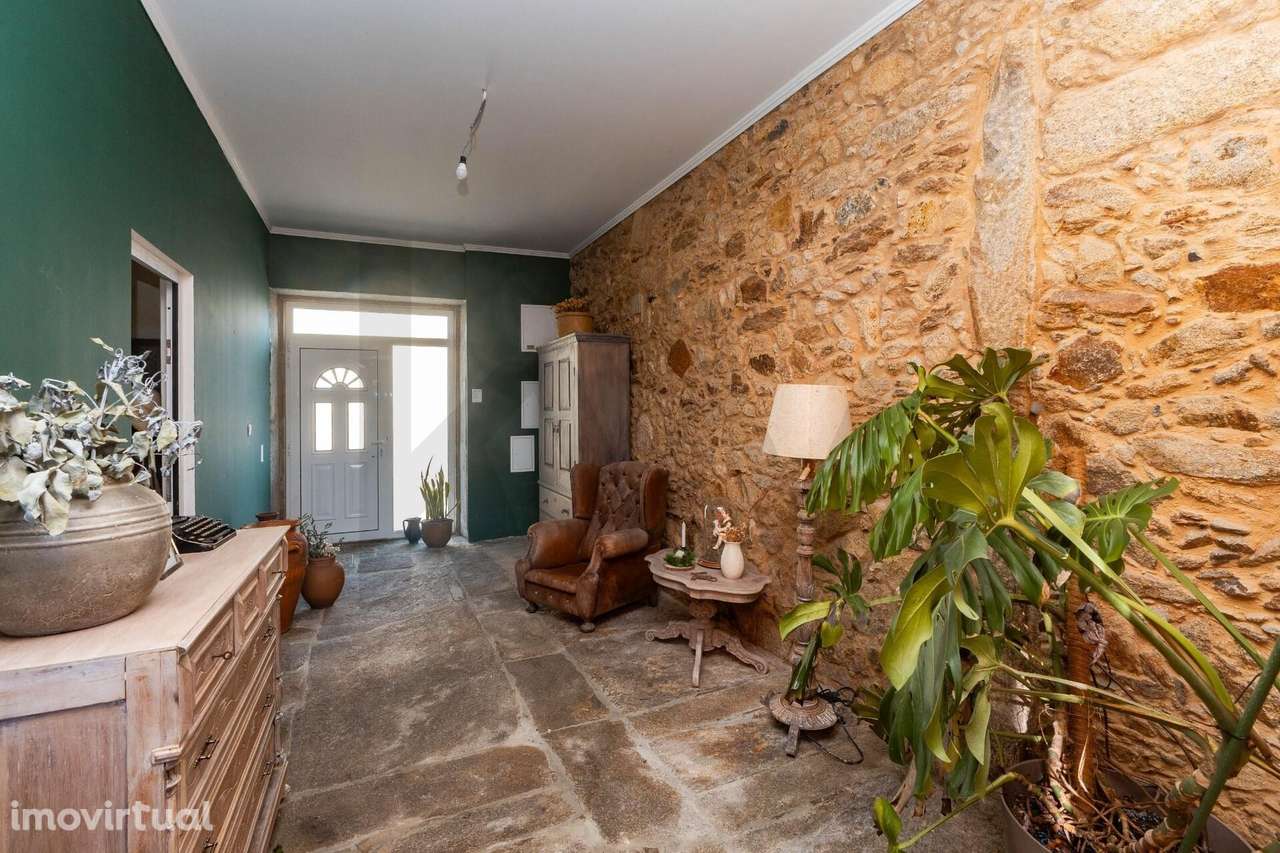 Moradia T3 +1 Geminada  renovada com charme histórico ( 1937) ,  T2 + - Grande imagem: 4/45