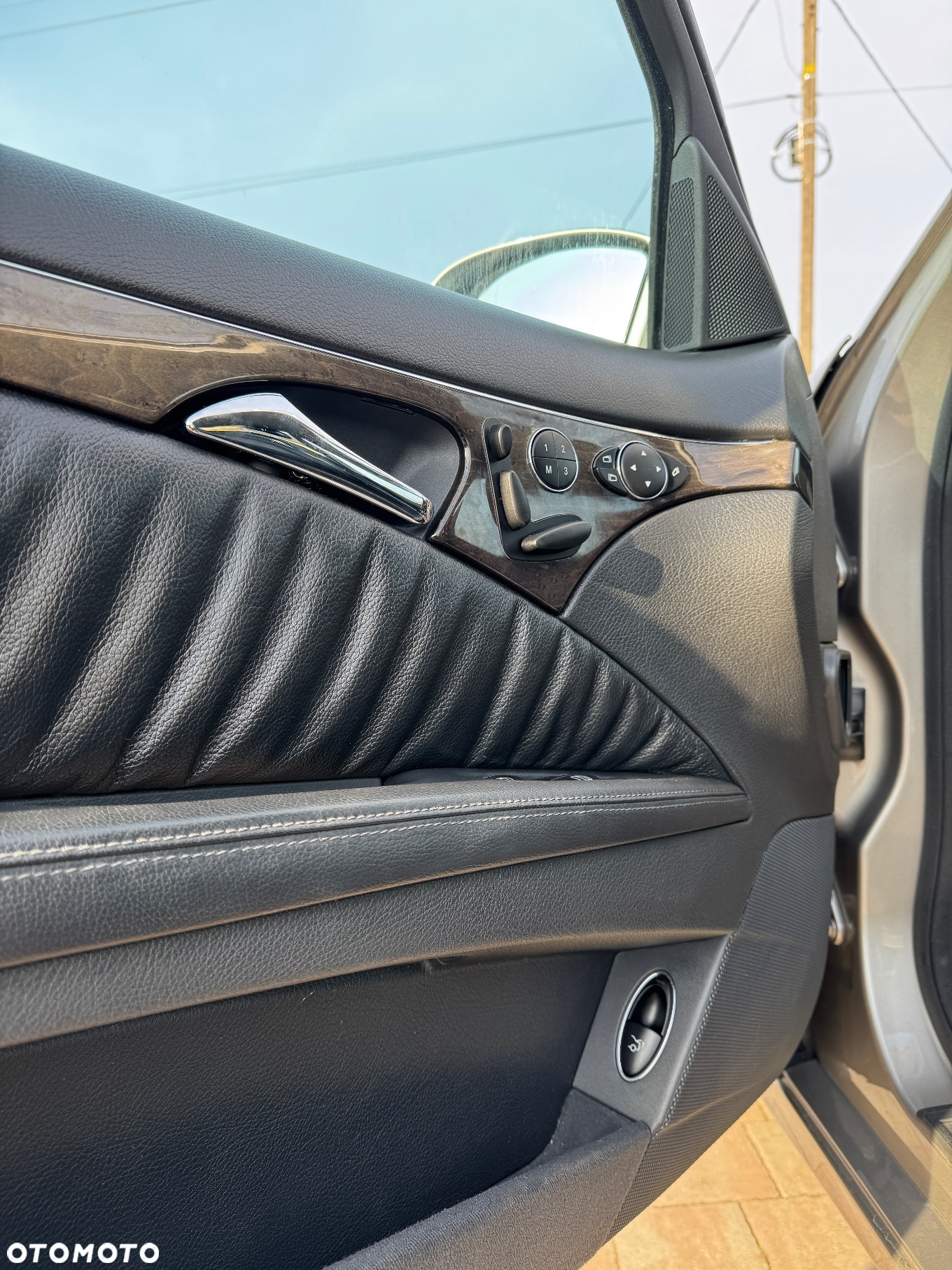 Mercedes-Benz Klasa E 500 4-Matic T Elegance - 16