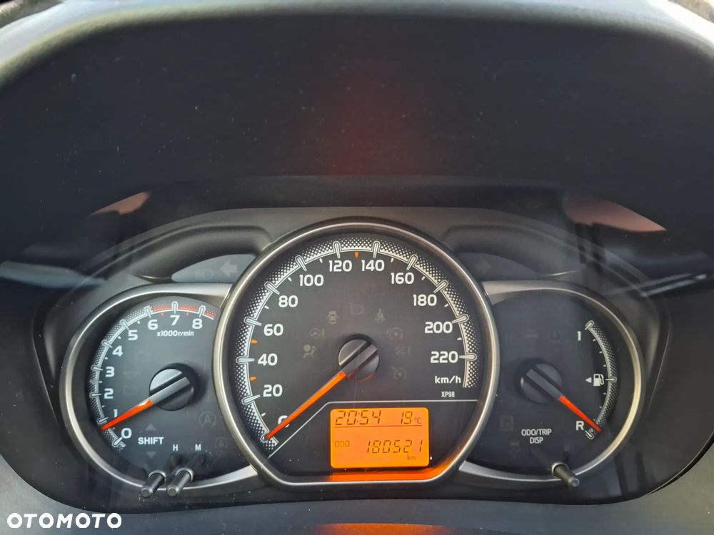 Toyota Yaris 1.33 VVT-i Executive - 29