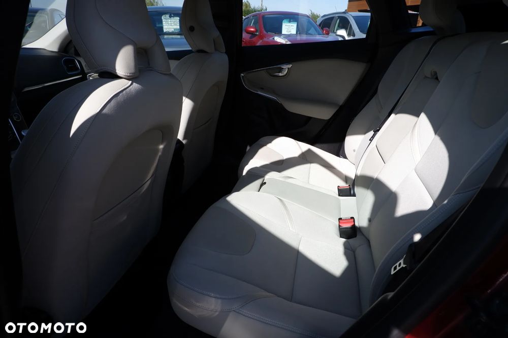 Volvo V40 D2 Momentum - 31