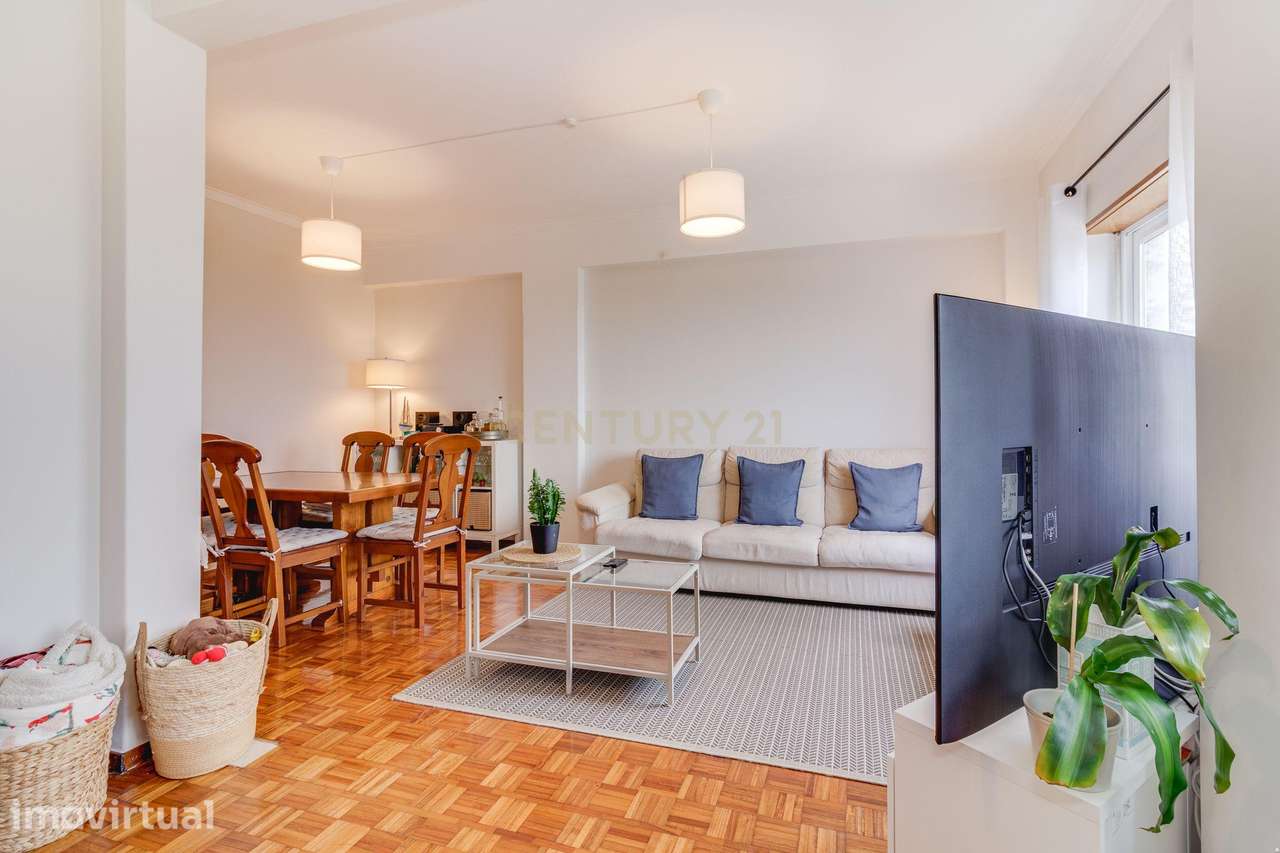 Apartamento T3 convertido em T2 com vista Rio em Almada - Grande imagem: 5/26