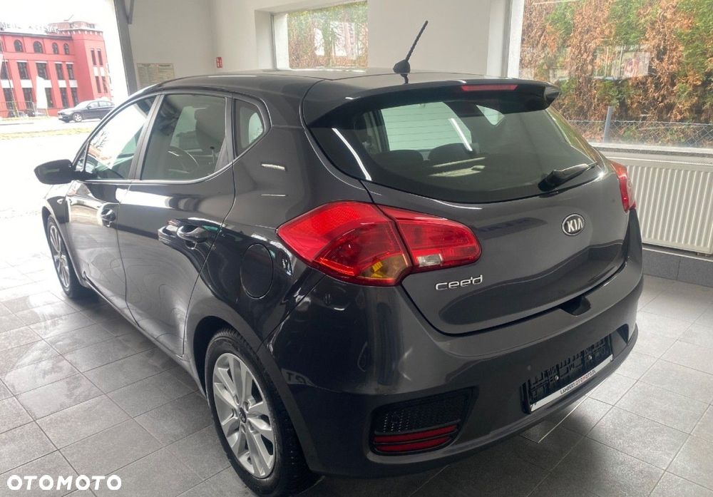 Kia Ceed - 5