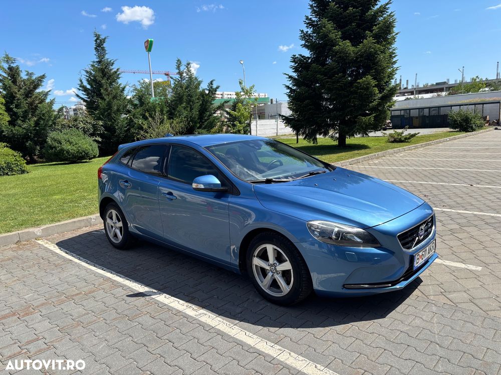 Volvo V40 T4 Powershift Momentum - 1