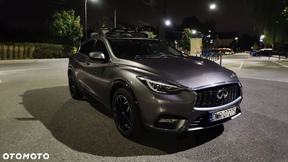 Infiniti Q30 1.5d DCT Premium City Black - 4