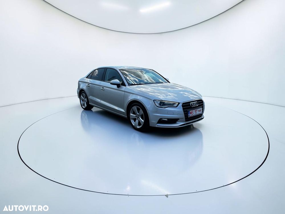 Audi A3 Limuzina 2.0 TDI S line Sportpaket - 4