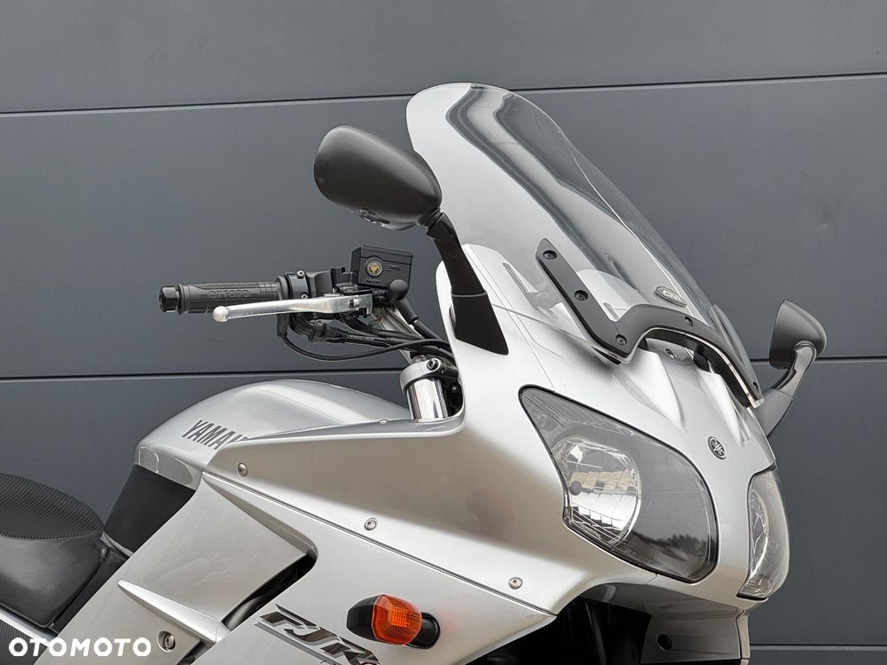 Yamaha FJR - 2