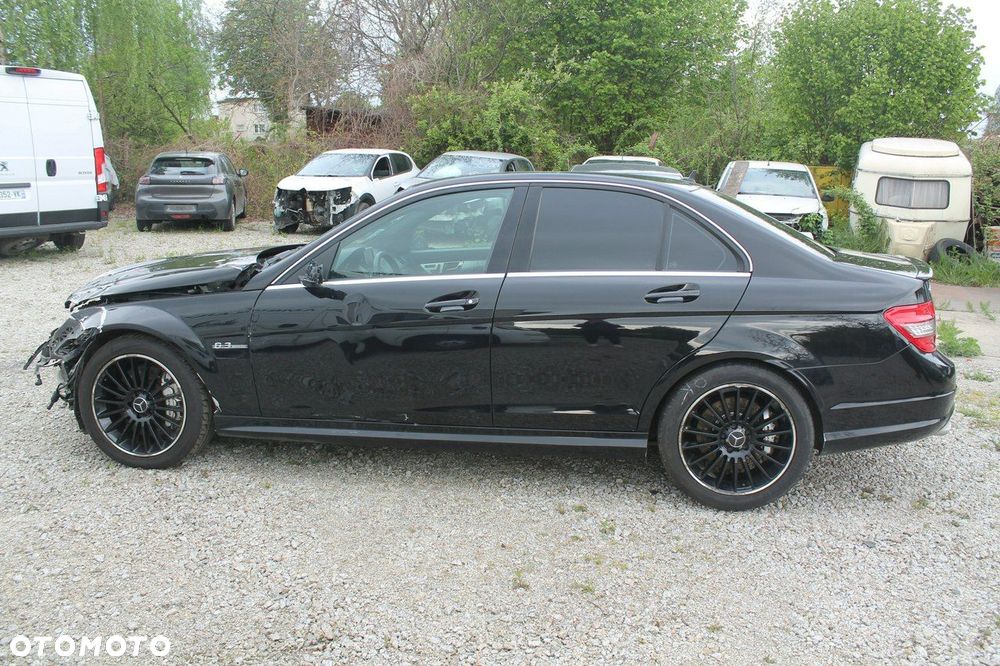 Mercedes-Benz Klasa C 63 AMG - 8