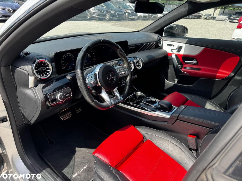 Mercedes-Benz CLA AMG 35 4Matic AMG Speedshift 7G-DCT - 22