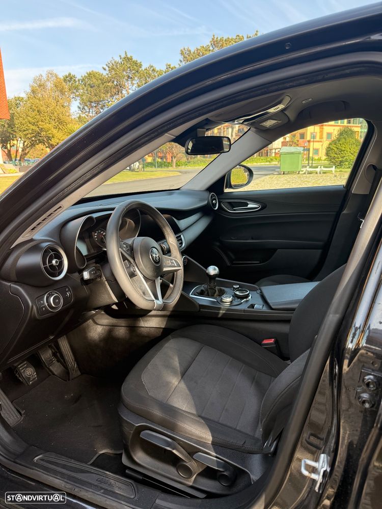 Alfa Romeo Giulia 2.2 D - 5