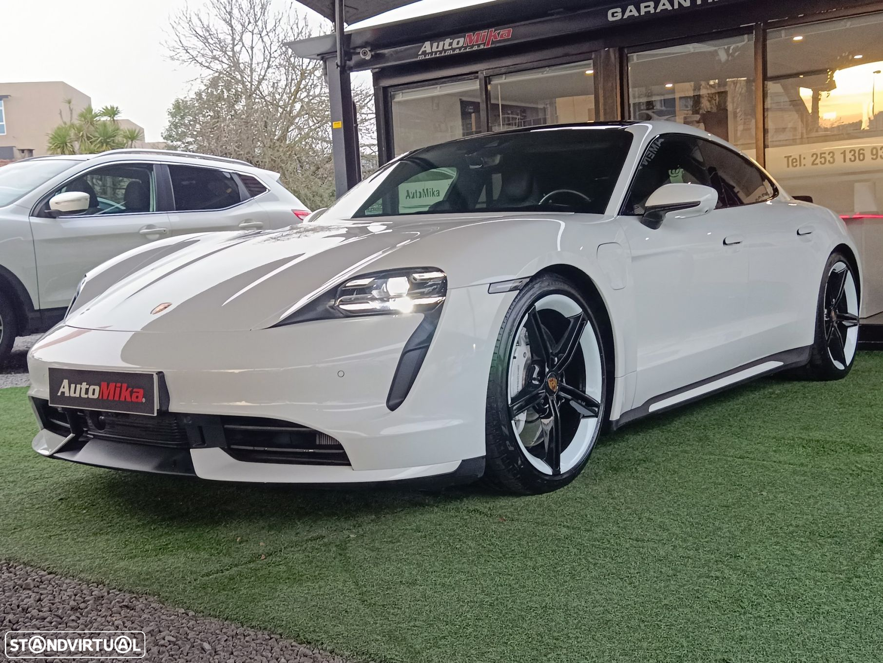 Porsche Taycan Turbo - 10