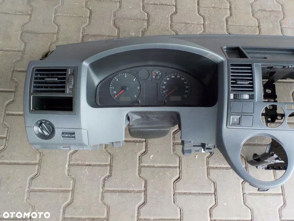 VW T5 DESKA ROZDZIELCZA KOKPIT KONSOLA - 3
