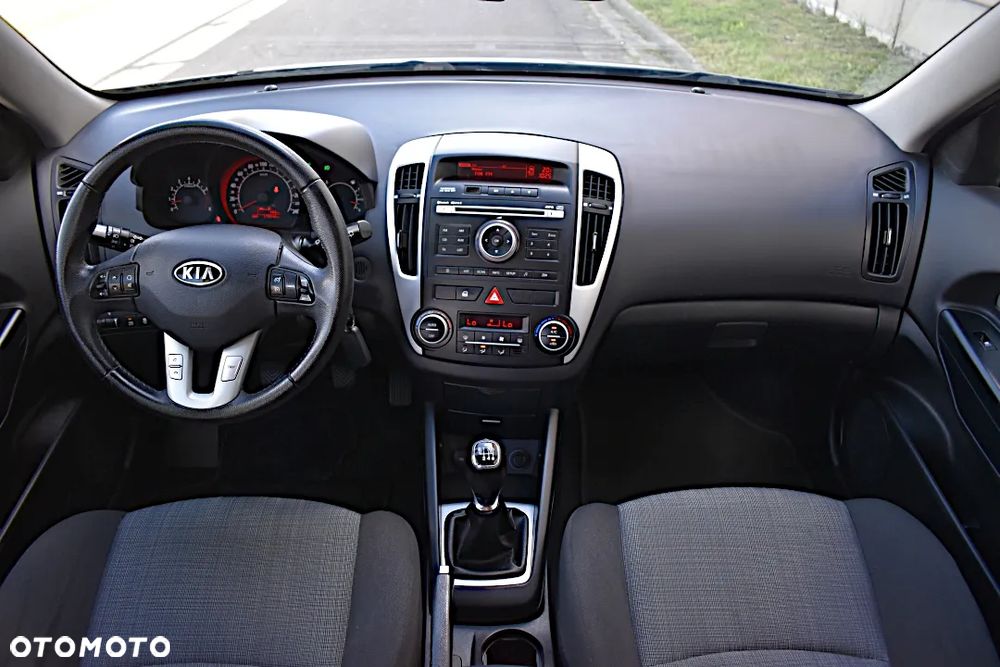 Kia Ceed - 6