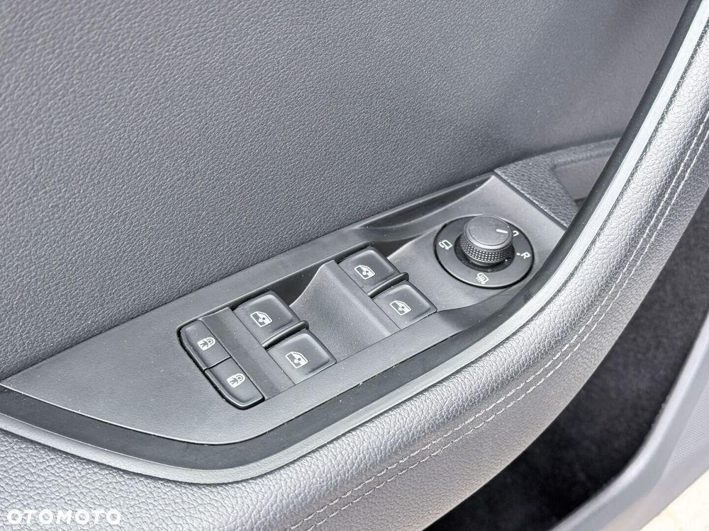 Skoda Superb 2.0 TDI SCR Style DSG - 27