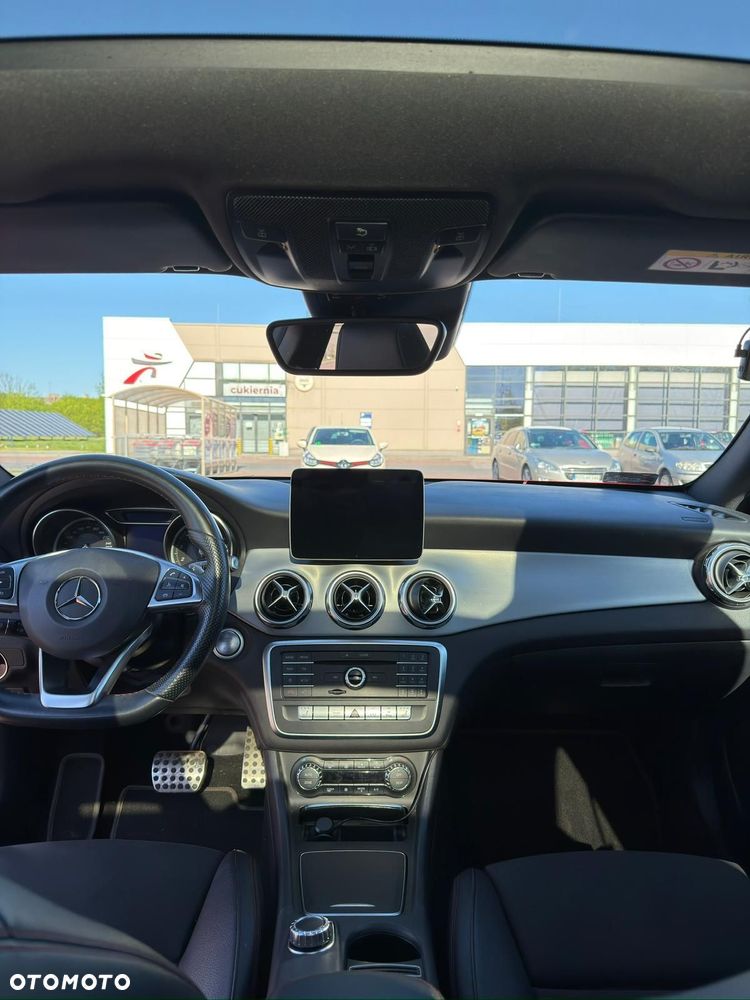 Mercedes-Benz GLA 200 7G-DCT AMG Line - 12