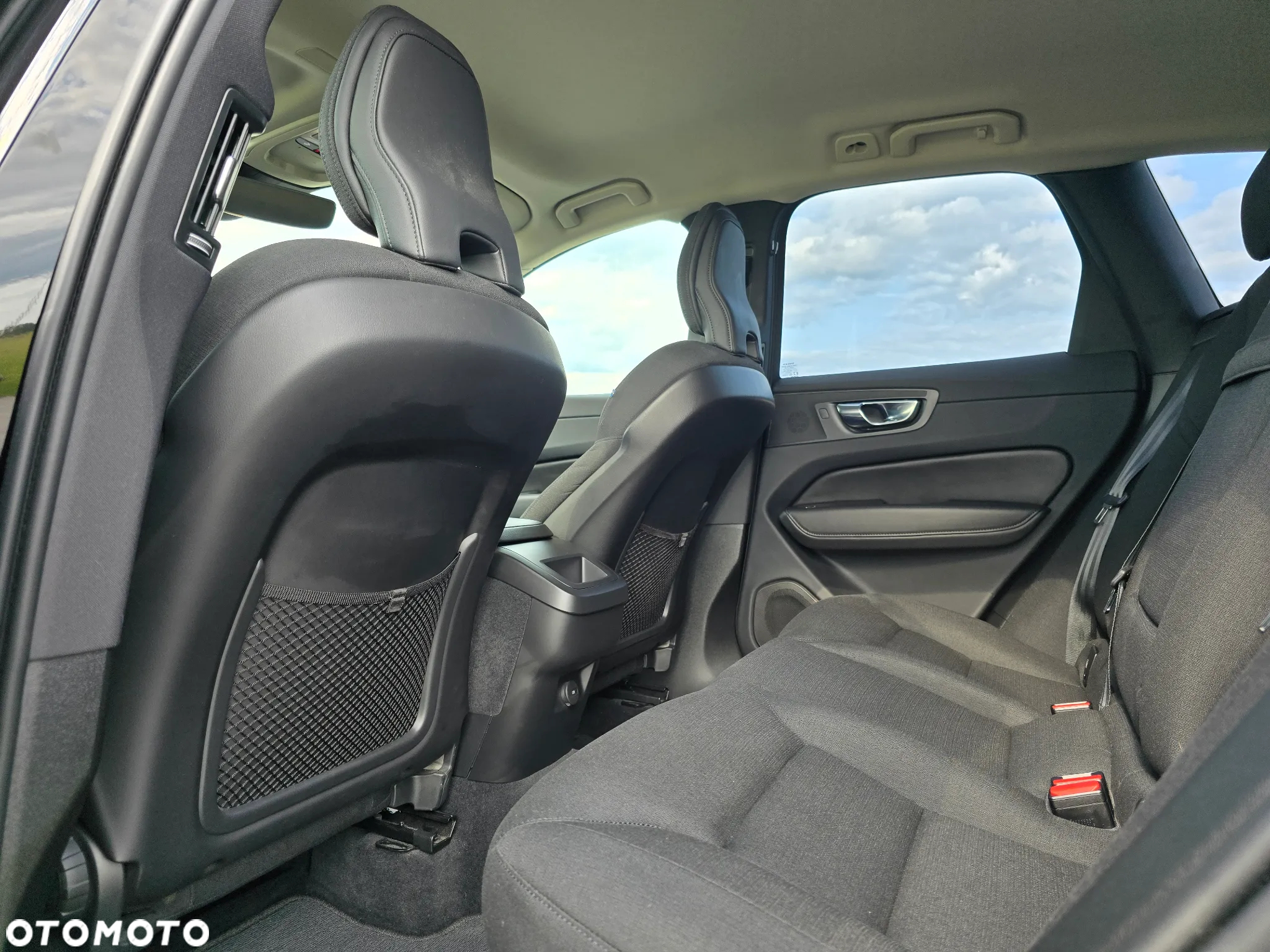 Volvo XC 60 D4 Momentum Pro - 32