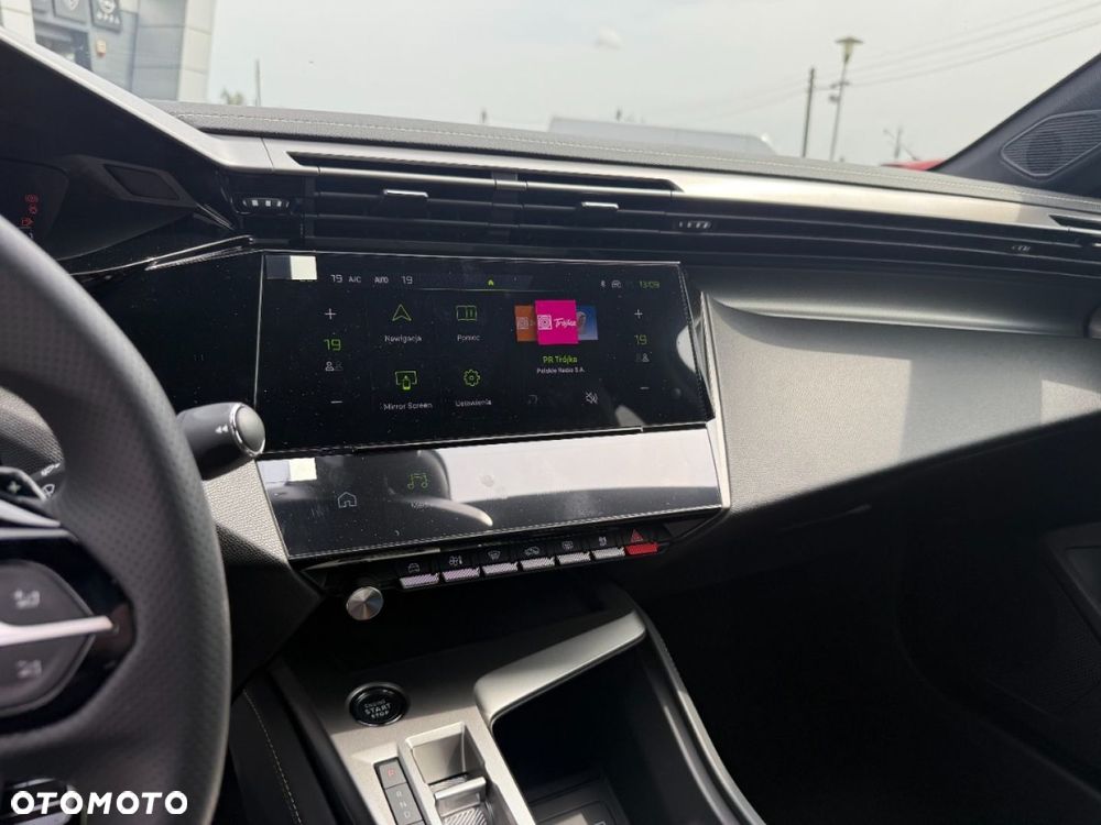Peugeot 408 - 10