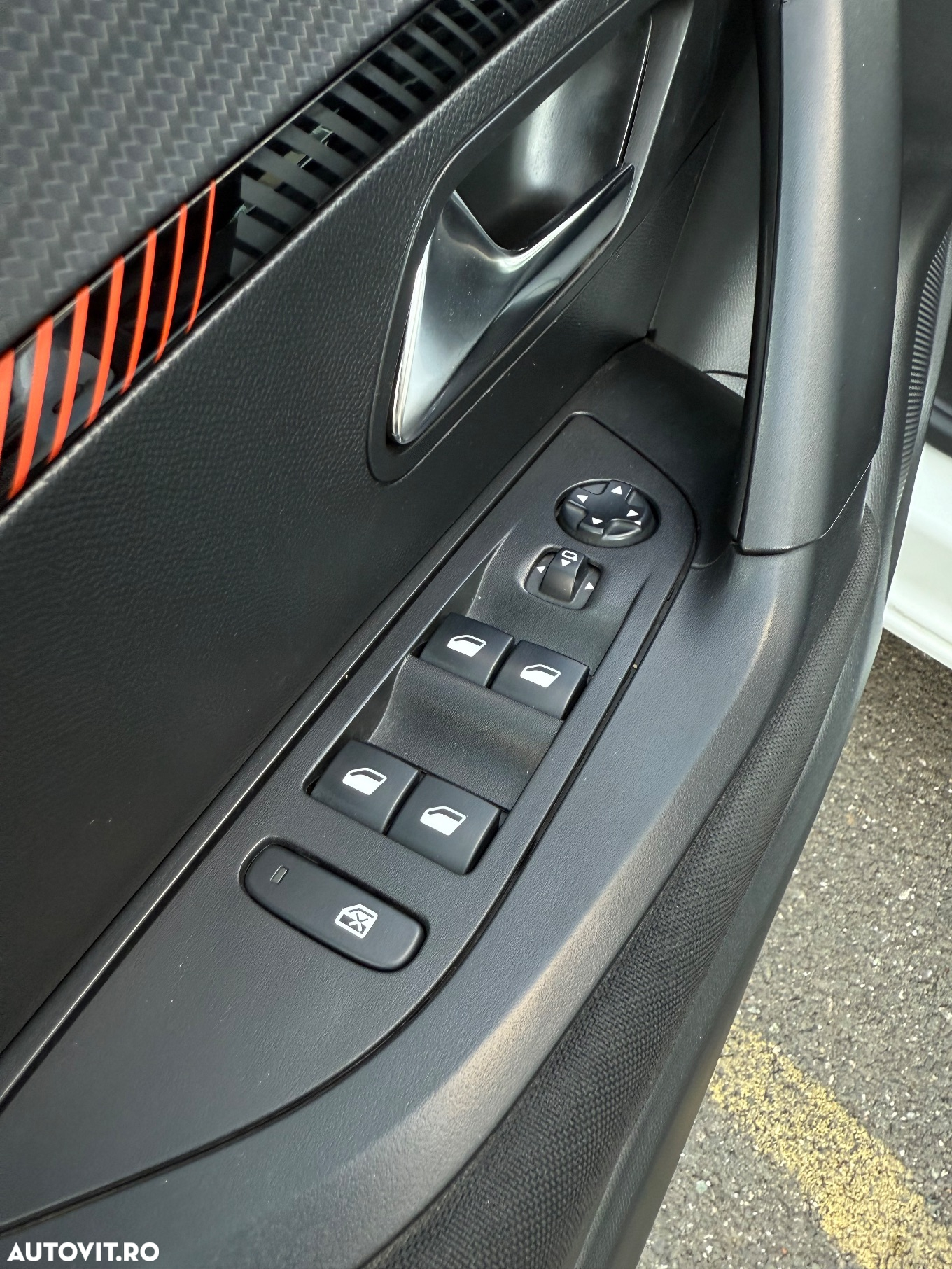 Peugeot 2008 1.2 L PureTech STT Active - 13